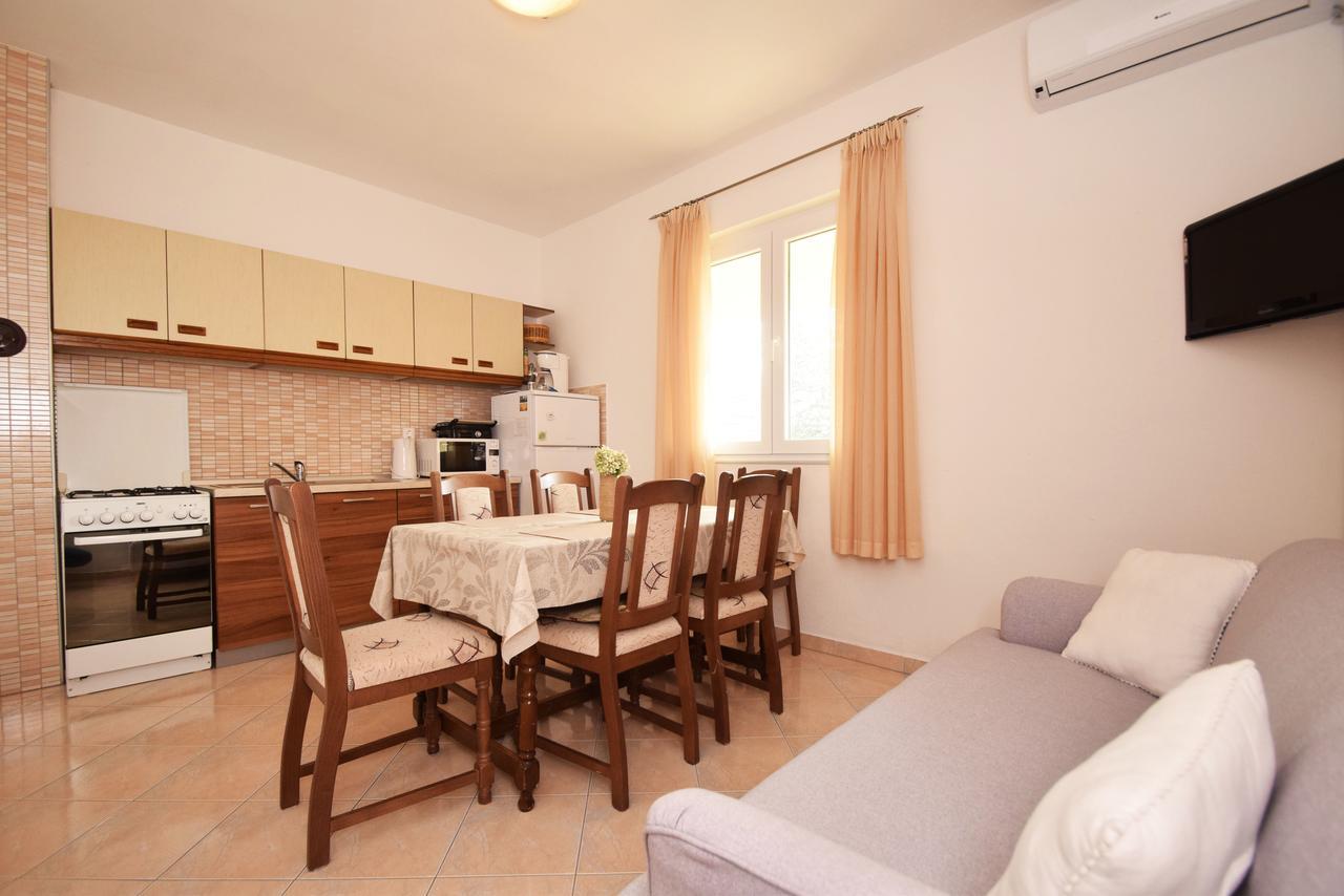 Apartment Duda Starigrad Paklenica Buitenkant foto